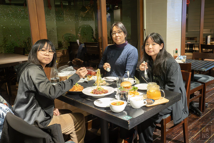 EASE CAFE 東湖概念店
