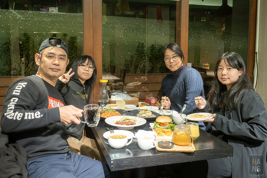 EASE CAFE 東湖概念店