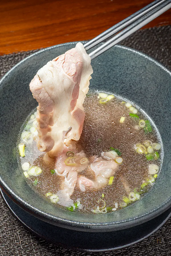 探索廚房 Buffet 的現燙牛肉湯