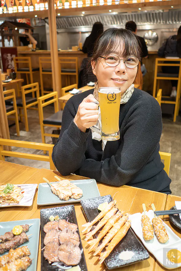 Kay 與柚子啤酒的開心合照