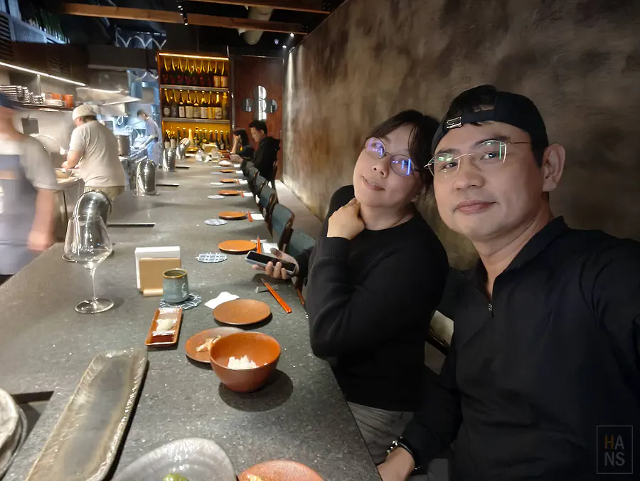 在碳探和牛專門店用餐的開心自拍合照