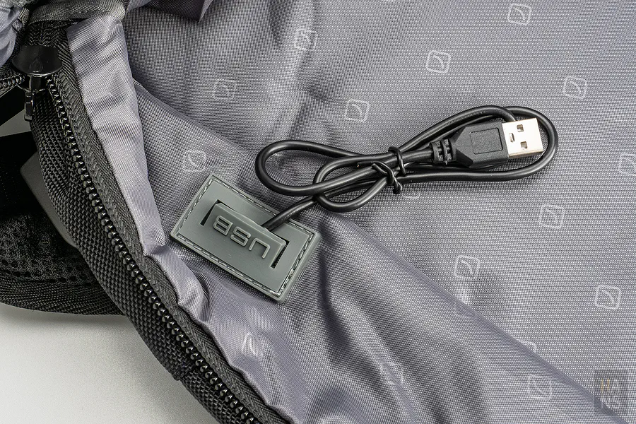 內建 USB 充電線設計