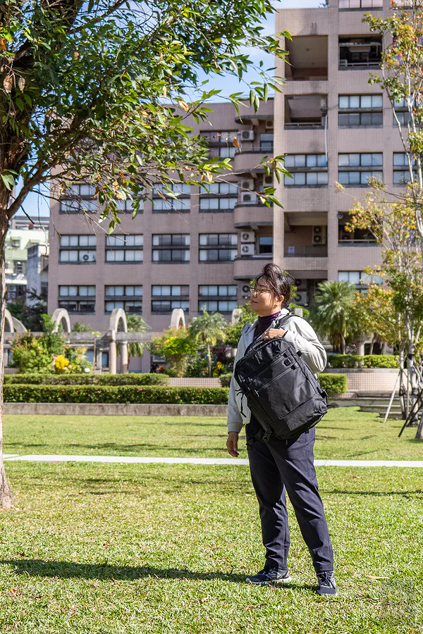 Kay 實揹 Travel Blue Journey 35L 正面比例