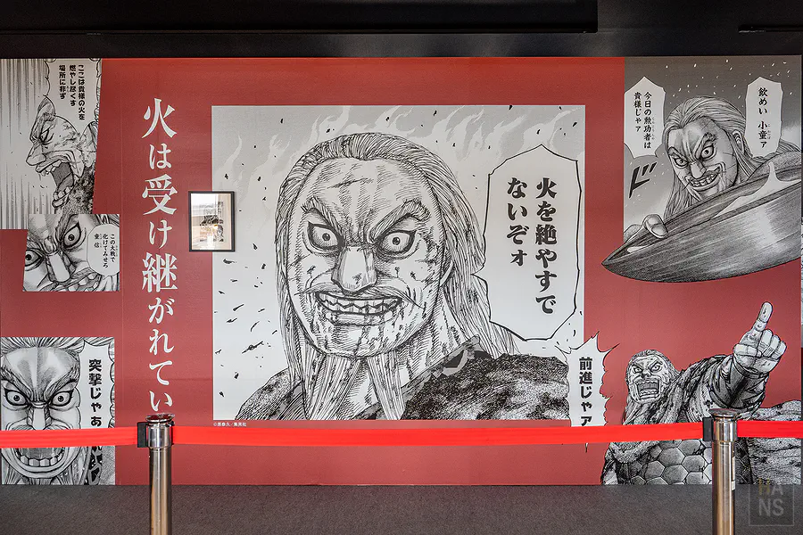 特展中充滿魄力的麃公將軍原畫展示牆