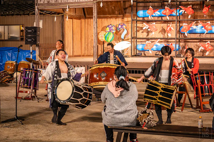 嬉野暖呼呼祭太鼓表演與現場觀眾
