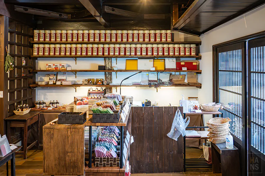 紅葉 和紅茶專門店室內陳列