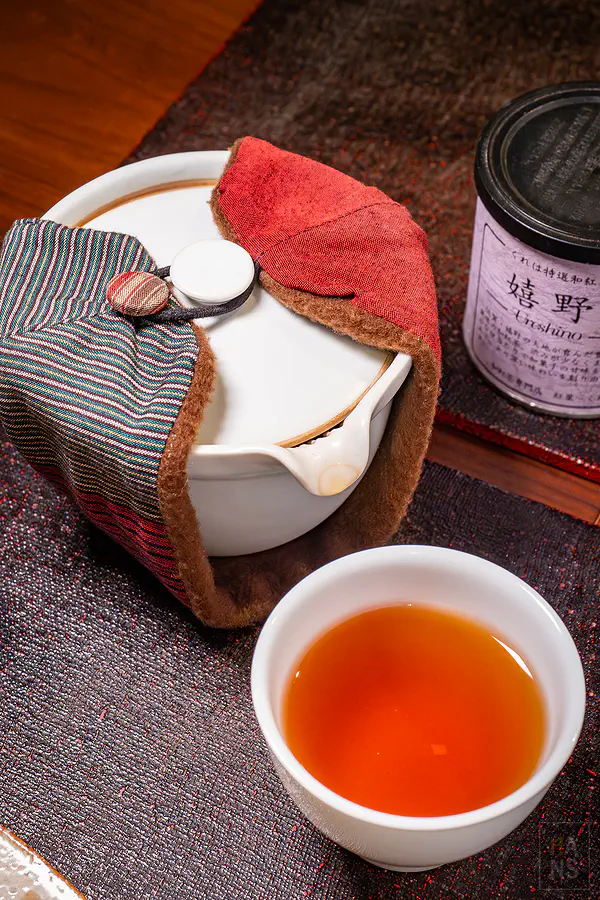 帶有溫暖布套的保溫茶具