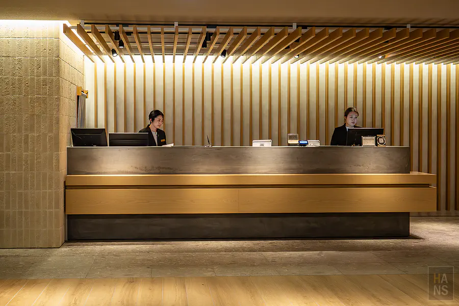 OND HOTEL櫃檯接待人員，佐賀武雄質感飯店服務