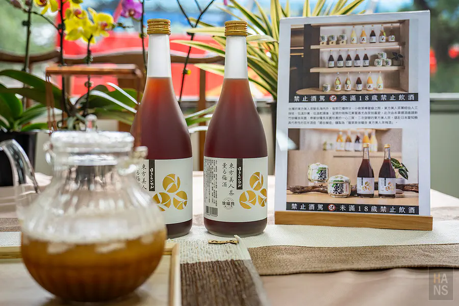大家全神貫注地參與這場難得的品茗盛宴