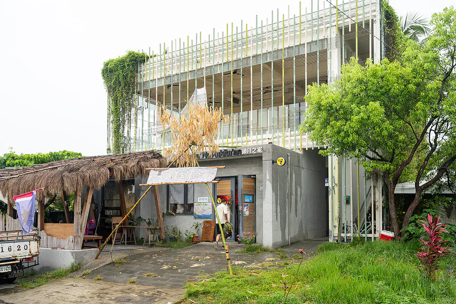 都蘭部落頭目之家Kakita'an，爬滿藤蔓的特色綠建築