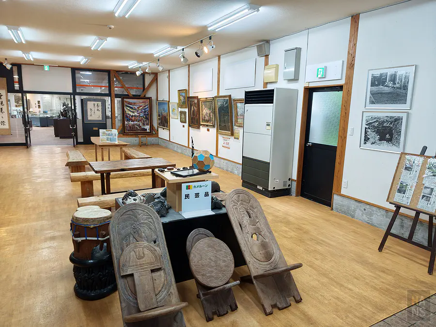 鯛生金山民藝品展示室的喀麥隆木雕