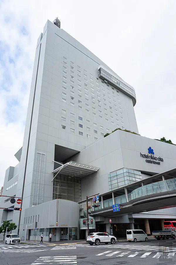 大分綠洲塔日航酒店圓弧造型地標建築外觀