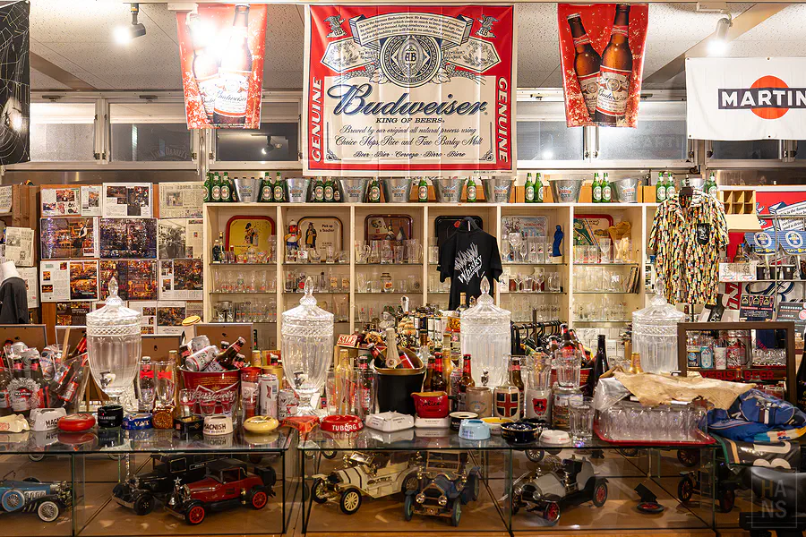 天領日田洋酒博物館Budweiser旗海與酒杯老爺車模型收藏