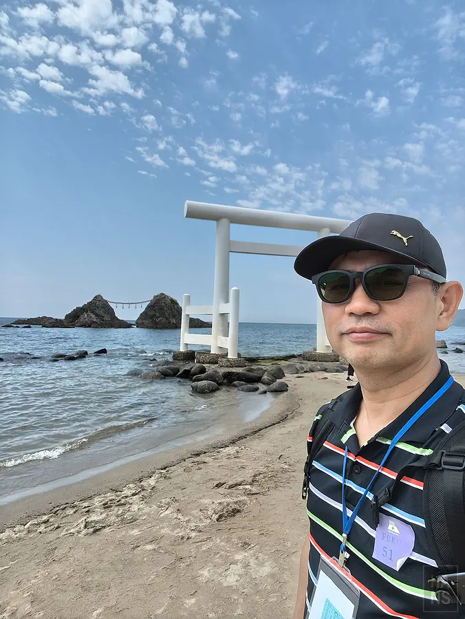 糸島櫻井二見浦夫婦岩與海上白色鳥居