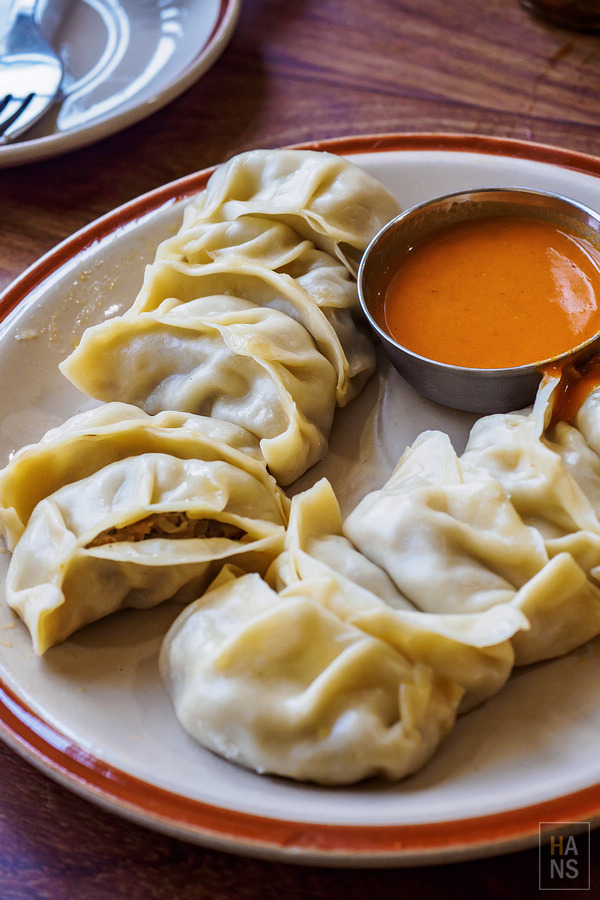 EBC珠峰基地營-Yangling 品嚐 MOMO 料理