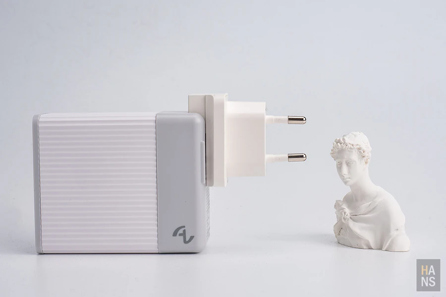One More Allite A3 140W PD3.1 GaN 氮化鎵疾速快充頭