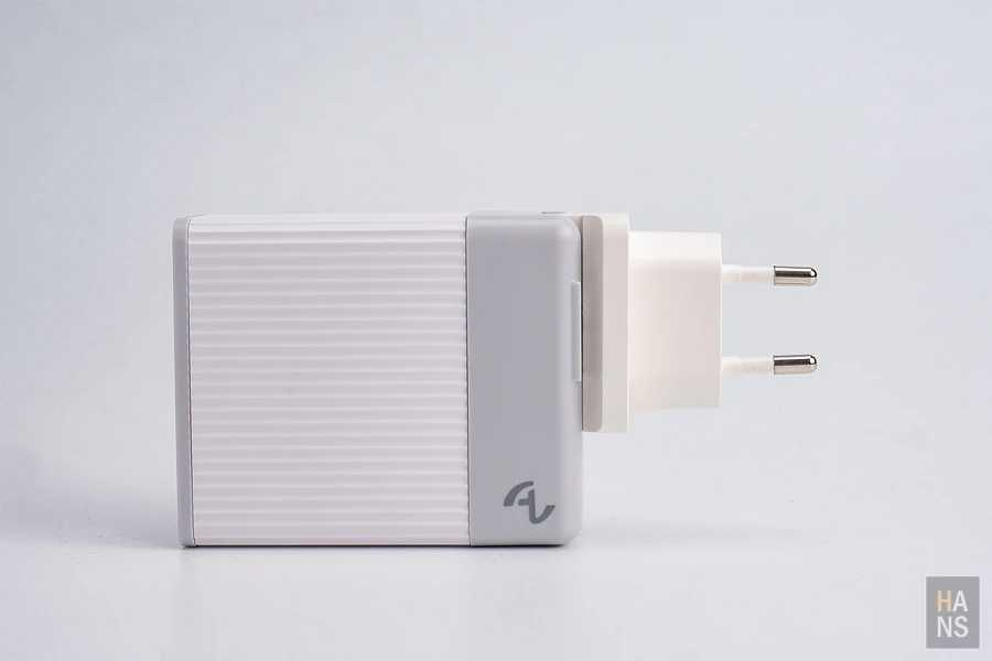 One More Allite A3 140W PD3.1 GaN 氮化鎵疾速快充頭