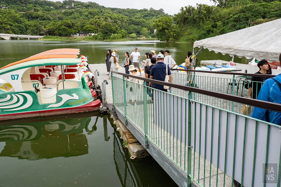 新竹青草湖，SUP立槳、天鵝船水上活動
